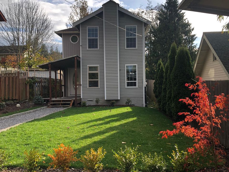 Welcome to 3408 Lindsay Ave in the beautiful south Bellingham community of Fairhaven!