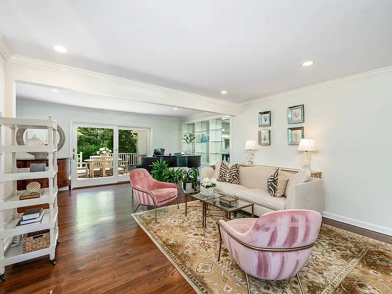 322 Noroton Ave — Photo 8