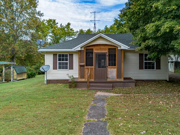 629 E Depot St, Marion, KY 42064