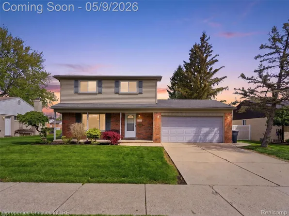 29526 Lyndon St, Livonia, MI 48154