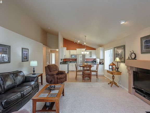 4th image of 17639 SW Woodhaven Dr