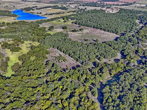 4 Wire Rd, Bellevue, TX 76228