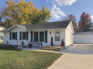921 Greenfield Ave, Waverly, IA 50677