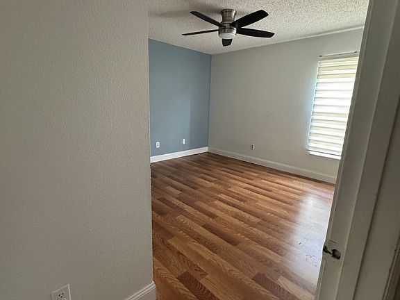 3rd image of 913 Battery Pointe Dr