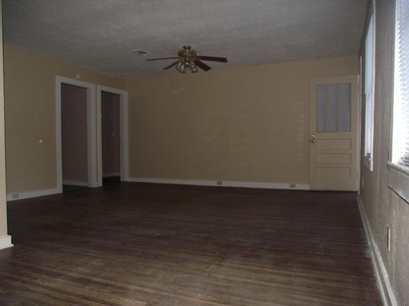 3rd image of 9058 Shreveport Hwy