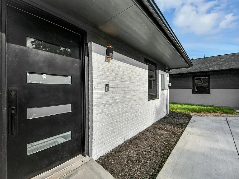 6201 Batterson St — Photo 34