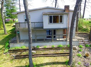 56060 Eastwood Dr, Cassopolis, MI 49031