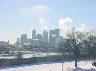 1818 Skyline Curv #818, Minneapolis, MN 55411