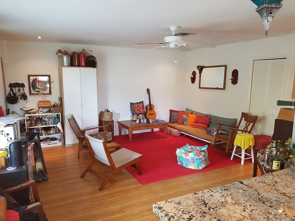 1st image of 713 SE 18th St APT 4