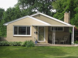 16 Greenwood Rd, Pittsburgh, PA 15221