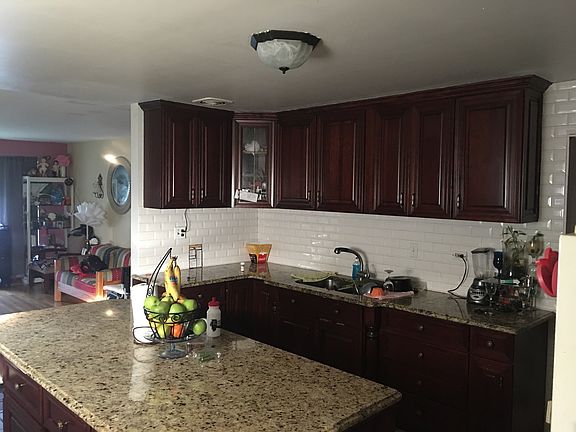 3rd image of 241 S 16th Ave