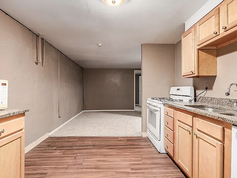 2 bed, 875 sqft, $1,997 — Photo 2