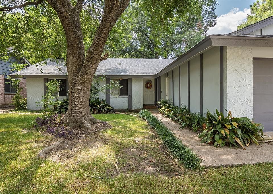 1st image of 16706 Hibiscus Ln