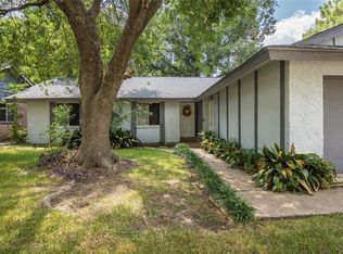 16706 Hibiscus Ln, Friendswood, TX 77546