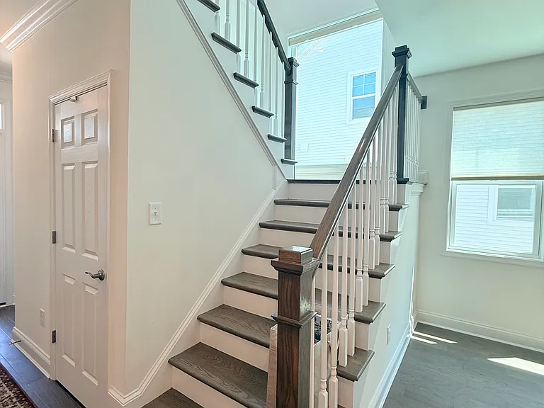 Side entry staircase