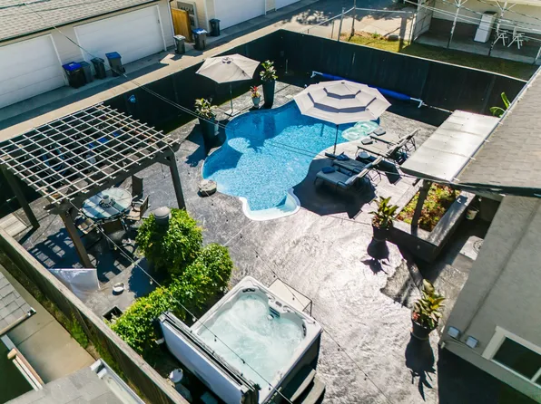 819 Cadder Ave, Kelowna, BC V1Y 5N7