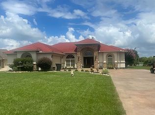 8360 Divya Blvd, Nederland, TX 77627