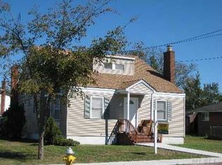 445 Little East Neck Rd, Babylon, NY 11704