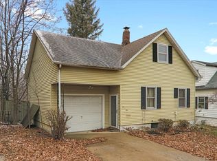 605 S Clinton St, Bloomington, IL 61701