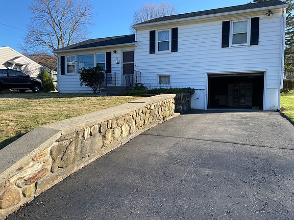 2nd image of 92 Bunker Hill Rd