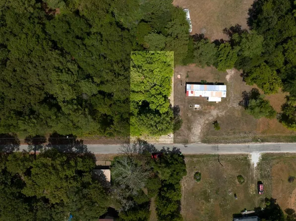 146 Brazil Blvd, Huntsville, TX 77320