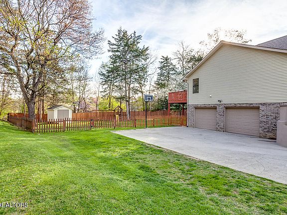 4th image of 4504 Bucknell Dr