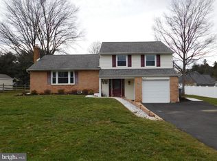 27 Lindley Rd, Churchville, PA 18966