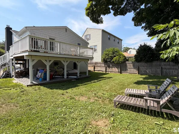 19 Hale St #2, Westport, CT 06880