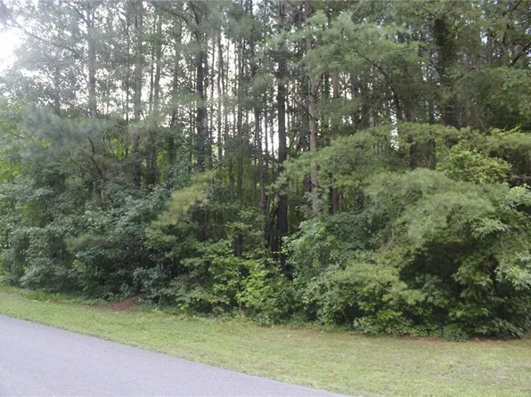 204 Spring Rd, Yorktown, VA 23690