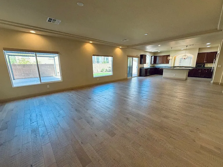 9842 Russian Hill St — Photo 12