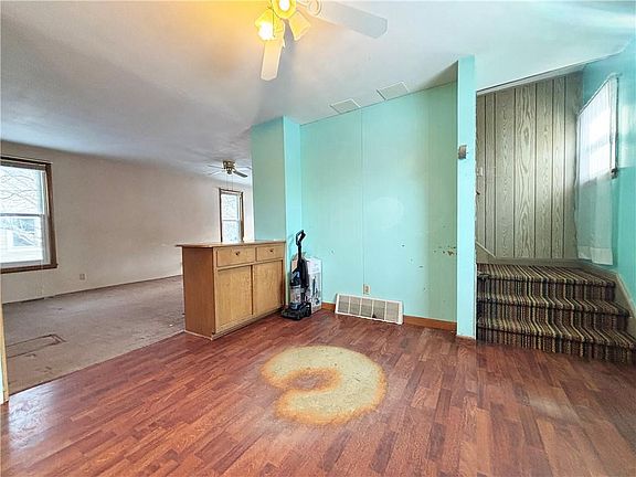 4th image of 507 West Humbird Street