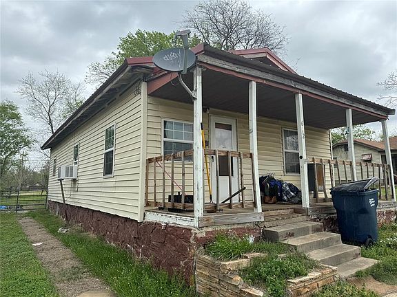3rd image of 612 W College Ave