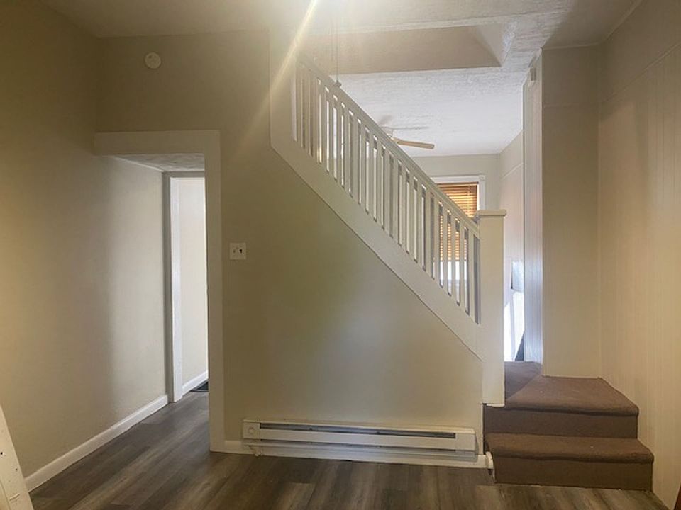 2nd image of 609 Itaska St