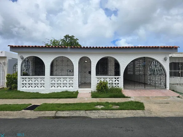 21 Alturas De Castellana Gdns, Carolina, PR 00983