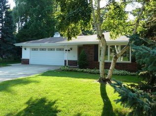 5071 S 67th St, Greenfield, WI 53220