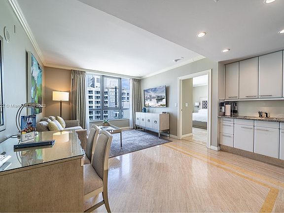4th image of 101 Ocean Dr #812