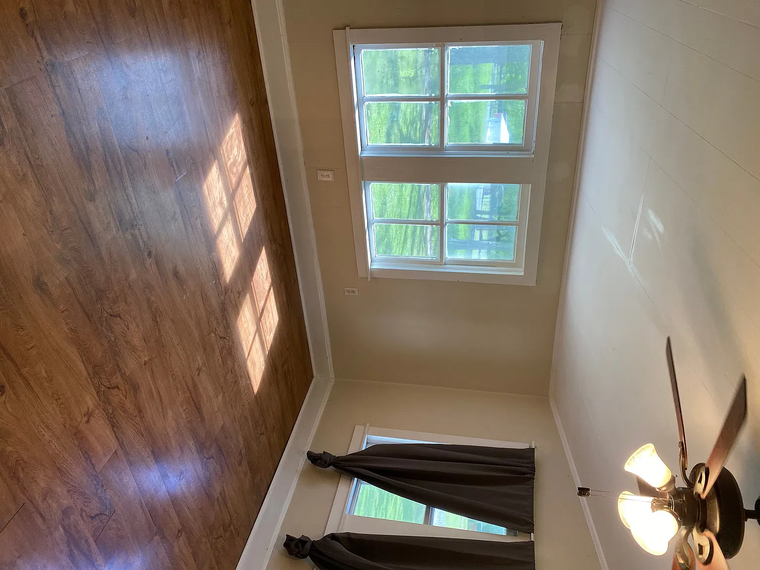 2 bed, 1.0 bath, 1100 sqft, $950 — Photo 2
