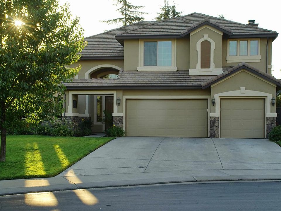 1st image of 435 Woodhaven Pl
