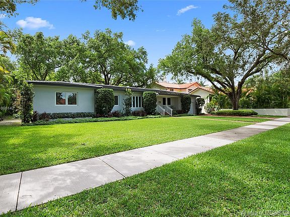 2nd image of 1032 Catalonia Ave