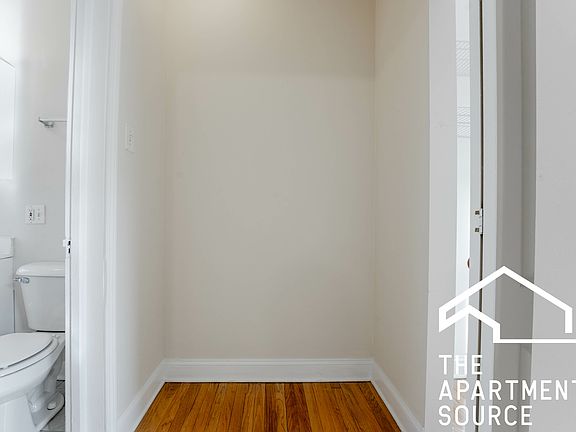 5th image of 2239.5 N Bissell St #3E