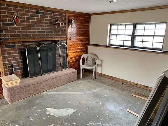 4th image of 805 NW Buckingham Pl