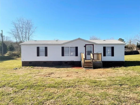 2639 Midnight Dr, Claremont, NC 28610