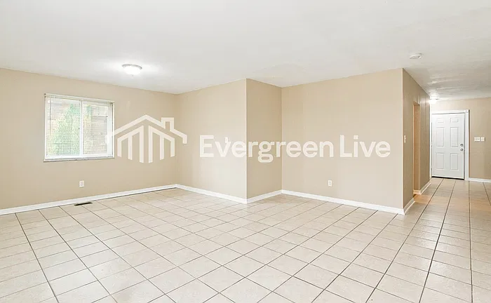 3 bed, 1.5 bath, 2126 sqft, $1,795 — Photo 3