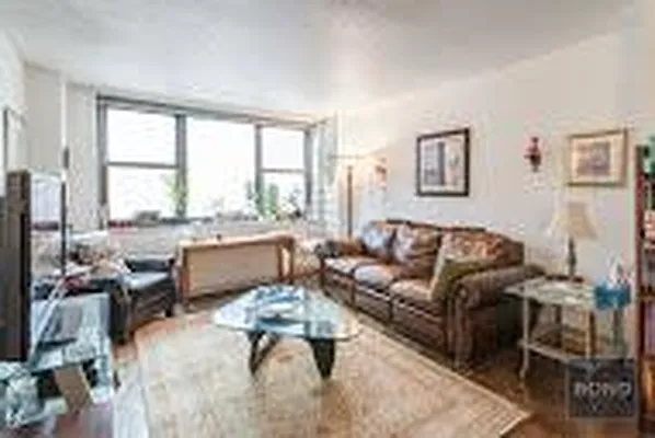 Sold by Bond New York | media 23