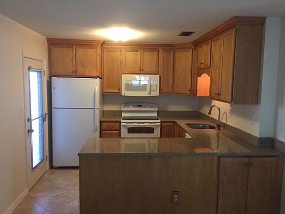 3rd image of 701 Barcelona Ave APT 204