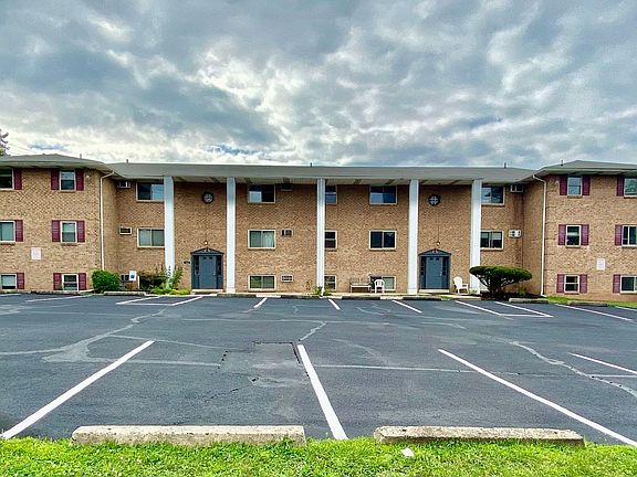 3rd image of 142-144 Montgomery Ave #144-C4