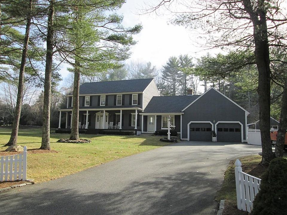 1st image of 11 Pine Cone Dr