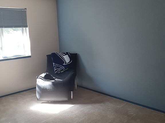 4th image of 8433 Kittiwake St SE