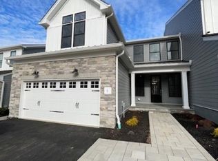 5 Peacock Ln, Berkeley Heights, NJ 07922