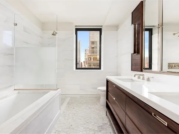 301 East 50th Street image 4 of 12